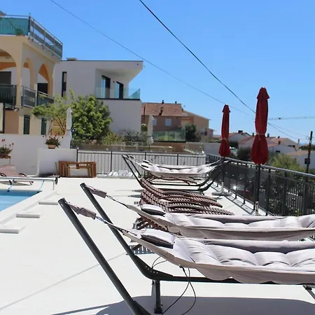 Apartment Helles Mit Balkon Und Meerblick Trogir