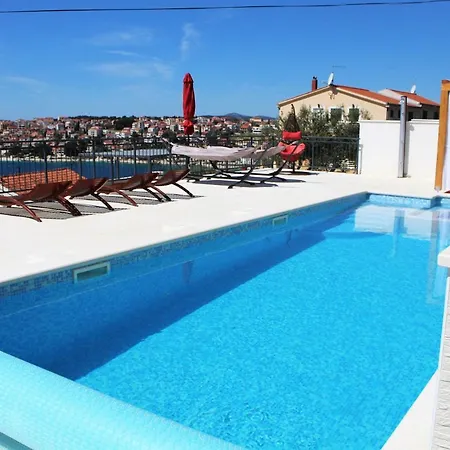 Apartment Helles Mit Balkon Und Meerblick