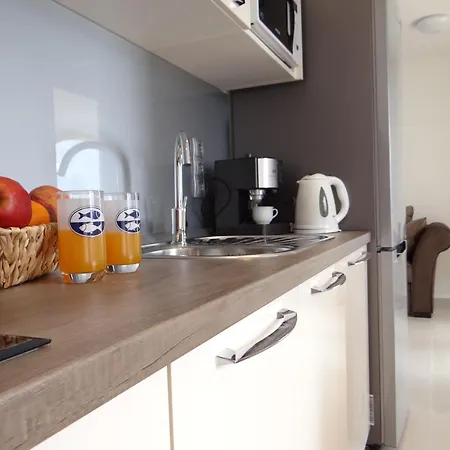 Apartment Helles Mit Balkon Und Meerblick Trogir